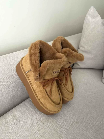 UGG بندی