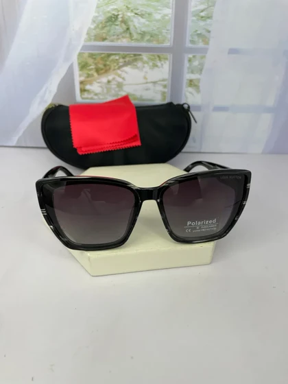 عینک آفتابی زنانه لویی ویتون 9685