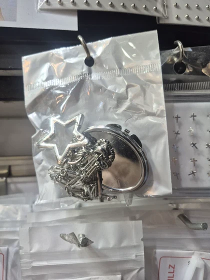 چارم بگ لیپ گلاس و آیینه