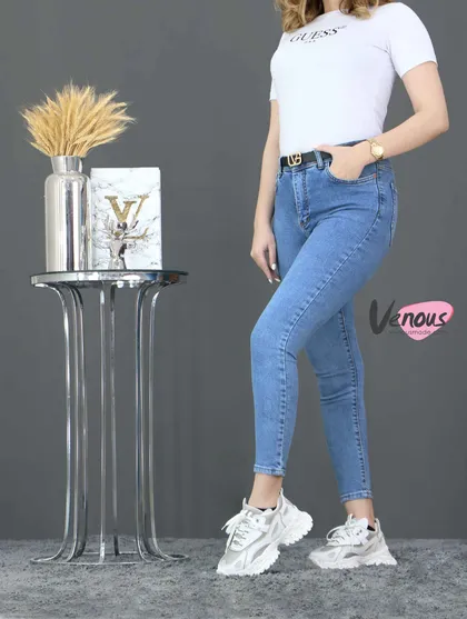 شلوار جین آبی روشن