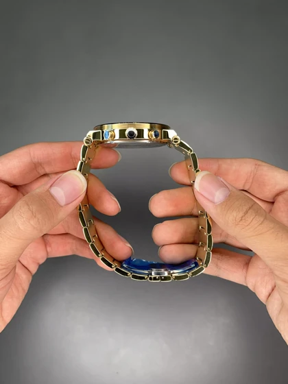 ساعت مچی ورساچه کورنوگراف بند طلایی صفحه آبی رویال Versace