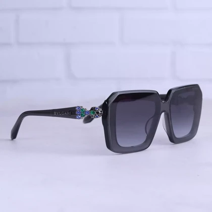 عینک آفتابی بولگاری زنانه فریم مربع مشکی استیت BV 1806/1