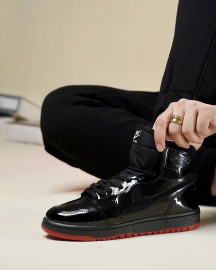 کتانی ساق‌دار زنانه جردن 1 (ولنتینو)