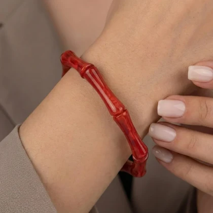 دستبند زنانه بنگل رزینی مدل روبینلا قرمز
