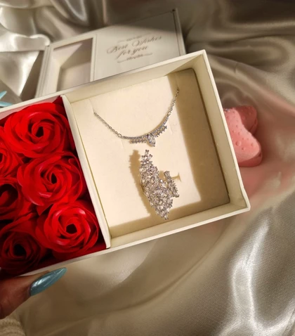 گردنبند ، انگشتر آمیتیس