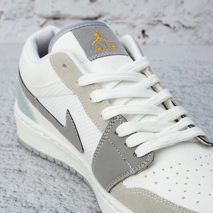 کفش کتانی زنانه نایک ایر جردن 1 پاریس (Nike Air Jordan 1 Low Paris) کد 2332