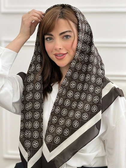 روسری نخ اسکالر طرح Guess