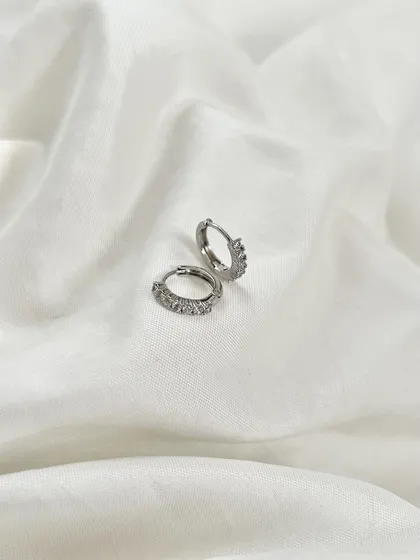 گوشواره حلقه‌ای نگین‌دار