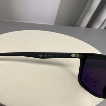 عینک آفتابی لاگوست با فریم کائوچو و لنز پلی‌کربنات پلاریزه UV400 Lacoste Original