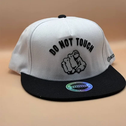 کلاه کپ سفید مدل DO NOT touch