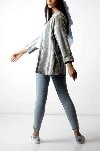 مانتو پایین گرد چاک‌دار