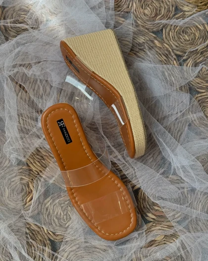 کفش پاشنه‌بلند
