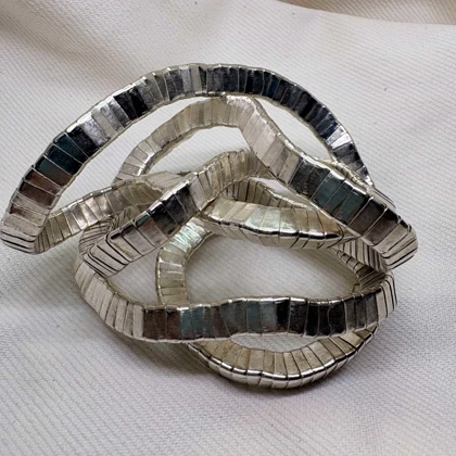 اکسسوری استیل مدل «منعطف ماری» | قابل استفاده به عنوان دستبند، گردنبند و پابند (نقره‌ای صیقلی)