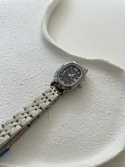 ساعت نایدو بیضی