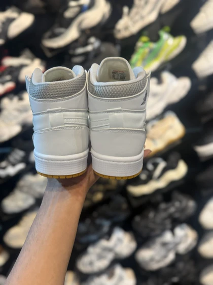 کتانی دراگون ساق‌دار سفید