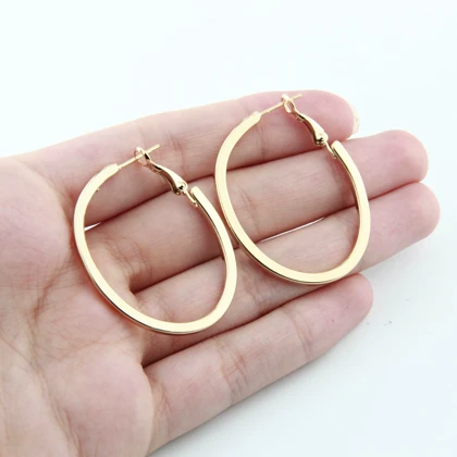 گوشواره زنانه حلقه‌ای مدل بیضی