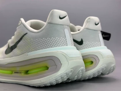 کتانی نایکی ایر زوم وومرو پریمیوم سفید فسفری/Nike
