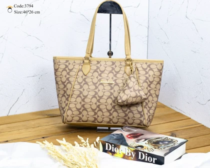 کیف دوشی زنانه مانلی