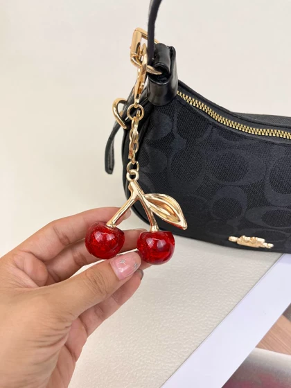 کیف زنانه همایلی چری کواچ COACH کد 1648