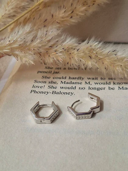 گوشواره شش ضلعی ژوپینگ M48