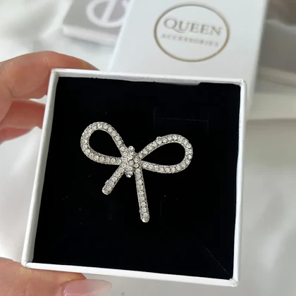 گل سینه پاپیون نگینی کد 508