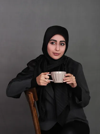 روسری ساتن خط‌دار مشکی