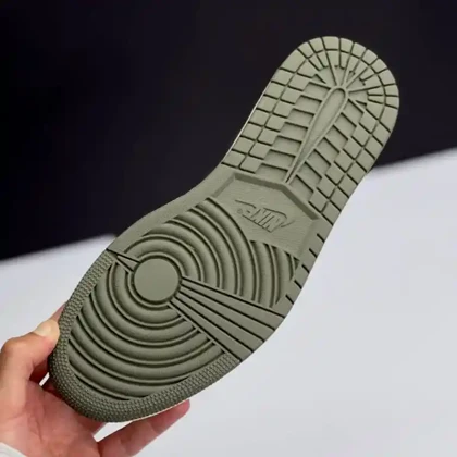 کفش نایک ایر جردن 1 لو تراویس اسکات الیو Nike Air Jordan 1 Low Travis Scott Olive