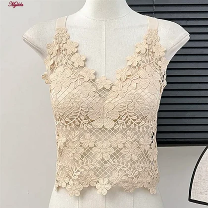 تاپ زنانه ماییلدا مدل گل‌گلی گیپوری کد 5474-1837