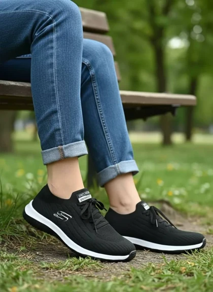 کفش کتانی اسکیچرز مشکی زنانه