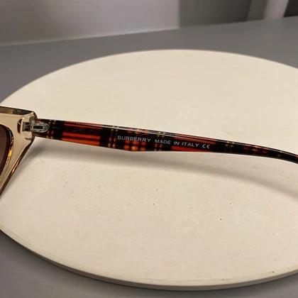 عینک آفتابی زنانه بربری با فریم کائوچو و لنز پلی‌کربنات UV400 Burberry Women