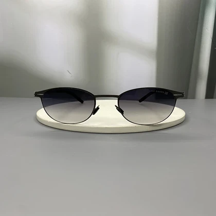 عینک آفتابی آیس‌برلین با فریم تیتانیوم و لنز پلی‌کربنات UV400 نشکن ic! berlin Titanium