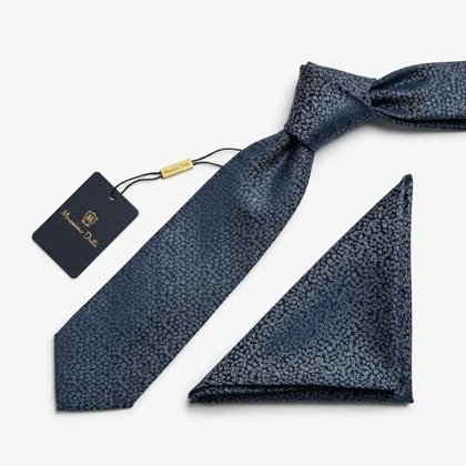 کراوات و پوشت دستدوز طرح برفکی برند Massimo Dutti
