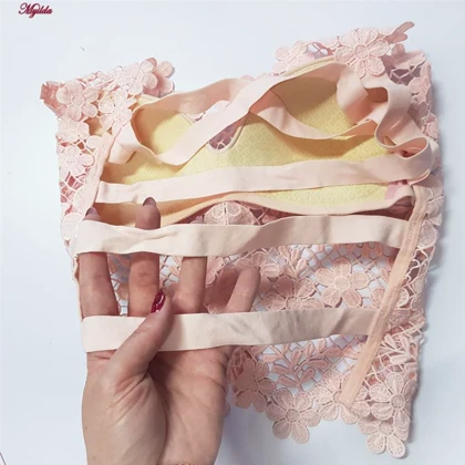 تاپ زنانه ماییلدا مدل گل‌گلی گیپوری کد 5474-1837