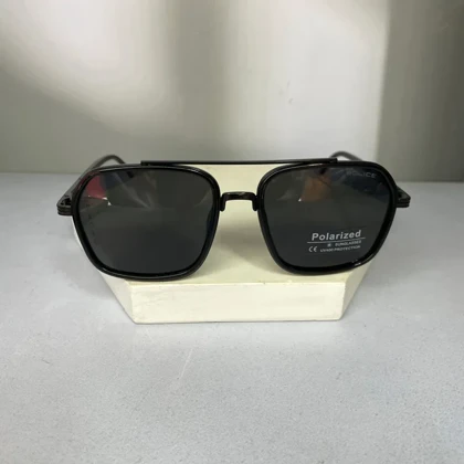 عینک آفتابی پلیس مدل hc p8042