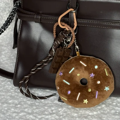 چارم بگ دونات و شکلات