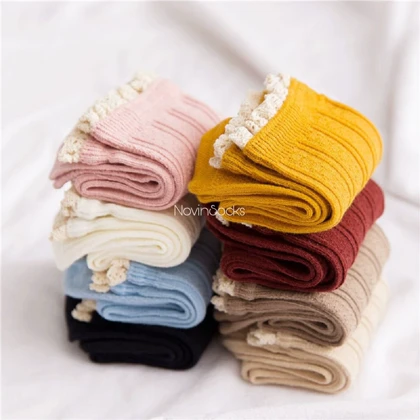 جوراب ساق‌دار لبه گیپوری