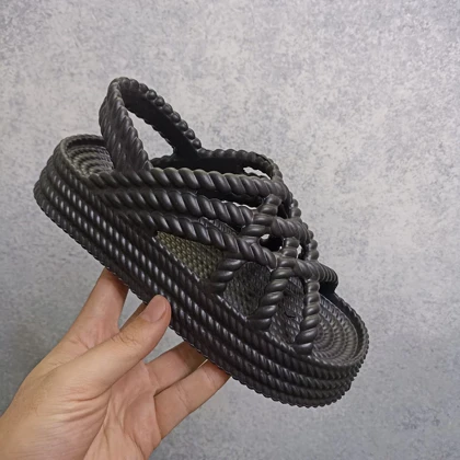 صندل زنانه مدل ساحلی