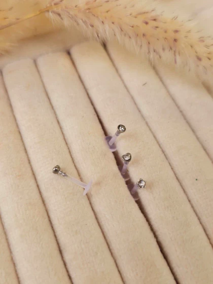 پیرسینگ گوش نگین سیلیکونی