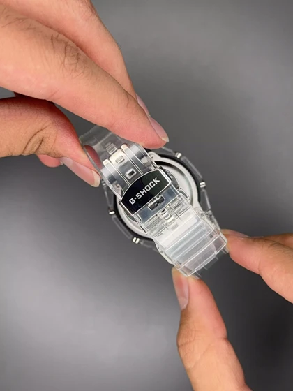 ساعت مچی کاسیو جی-شاک بند شیشه ای صفحه مشکی اندکس سفید Casio G-SHOCK