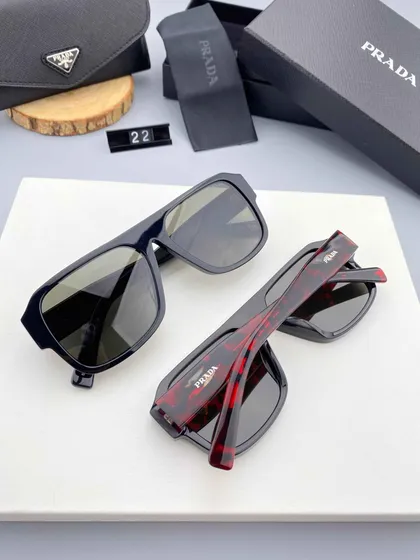عینک افتابی برند پرادا مدل PR22