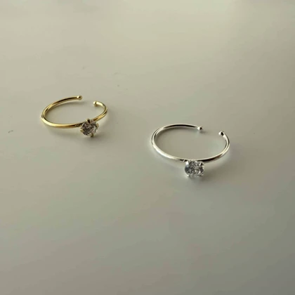 پیرسینگ بینی نقره حلقه‌ای تک نگین