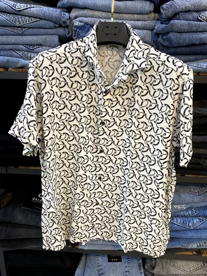 پیراهن سفید مردانه آستین کوتاه طرح زنجیری پارچه نخی خنک