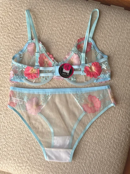 ست شورت وسوتین گیپور حریر کد 889 آبی آسمانی