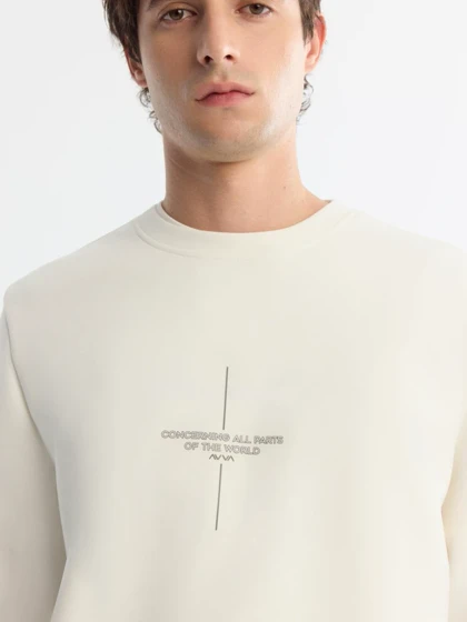 سویشرت یقه گرد سفید طرح دار / برند آووا ترکیه AVVA