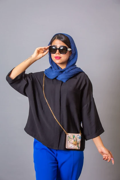 بابوس شومیزی پشت دکمه چوبی