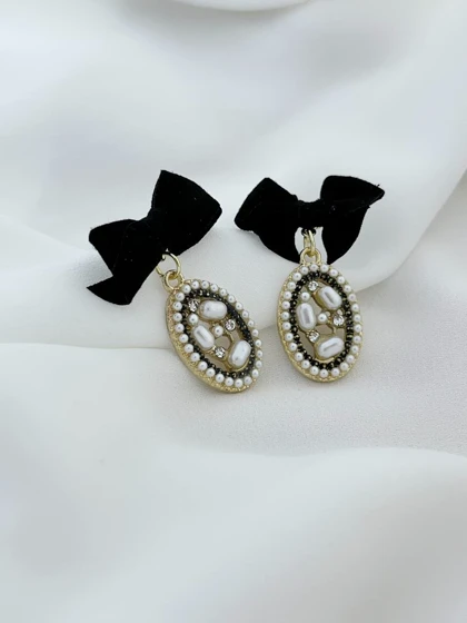 گوشواره پاپیون با اویز بیضی مرواریدی