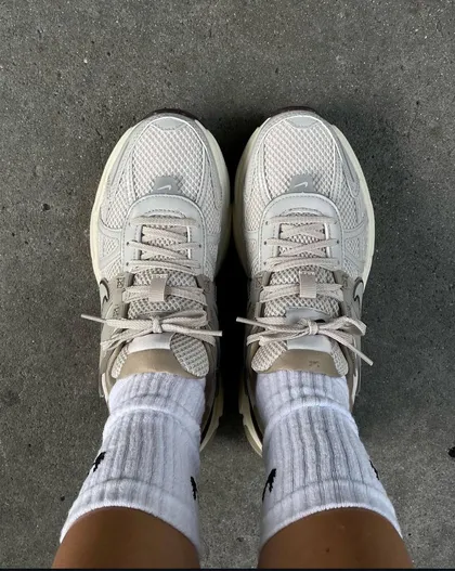 نایک وی تو کی ران Nike v2k run کد 600