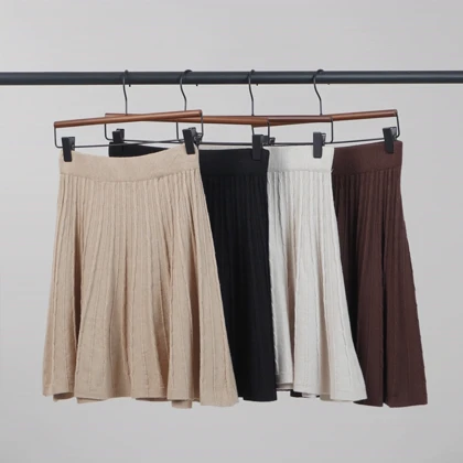 دامن کوتاه بهار