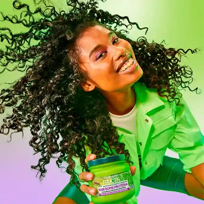 ماسک مو پروتئین و آبرسان گارنیر مناسب موهای فر حجم 320 میلی‌لیتر