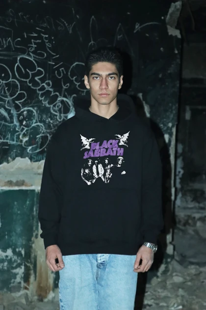 هودی مشکی اسپرت طرح Black Sabbath 3 - فواصل